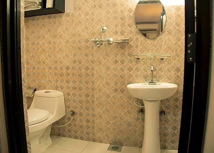 Kathmandu City Hotel 2*